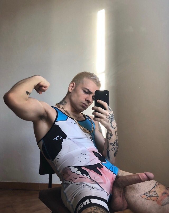 Gayfromfinance's tweet photo. Excuse me daddy? #hotman #hotdaddy #followme #followback #tumblr #ShallowListeningParty #ladygaga https://t.co/tWOrtAzuEJ