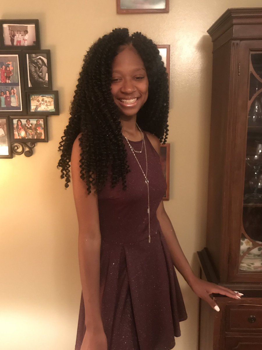 MsJacksonT3rd's tweet photo. Guess who drove to Homecoming this year! Huron Homecoming 2018!π
#A2Huron @A2schools @a2HuronHigh #Sophomore https://t.co/xP9w9HqXDt
