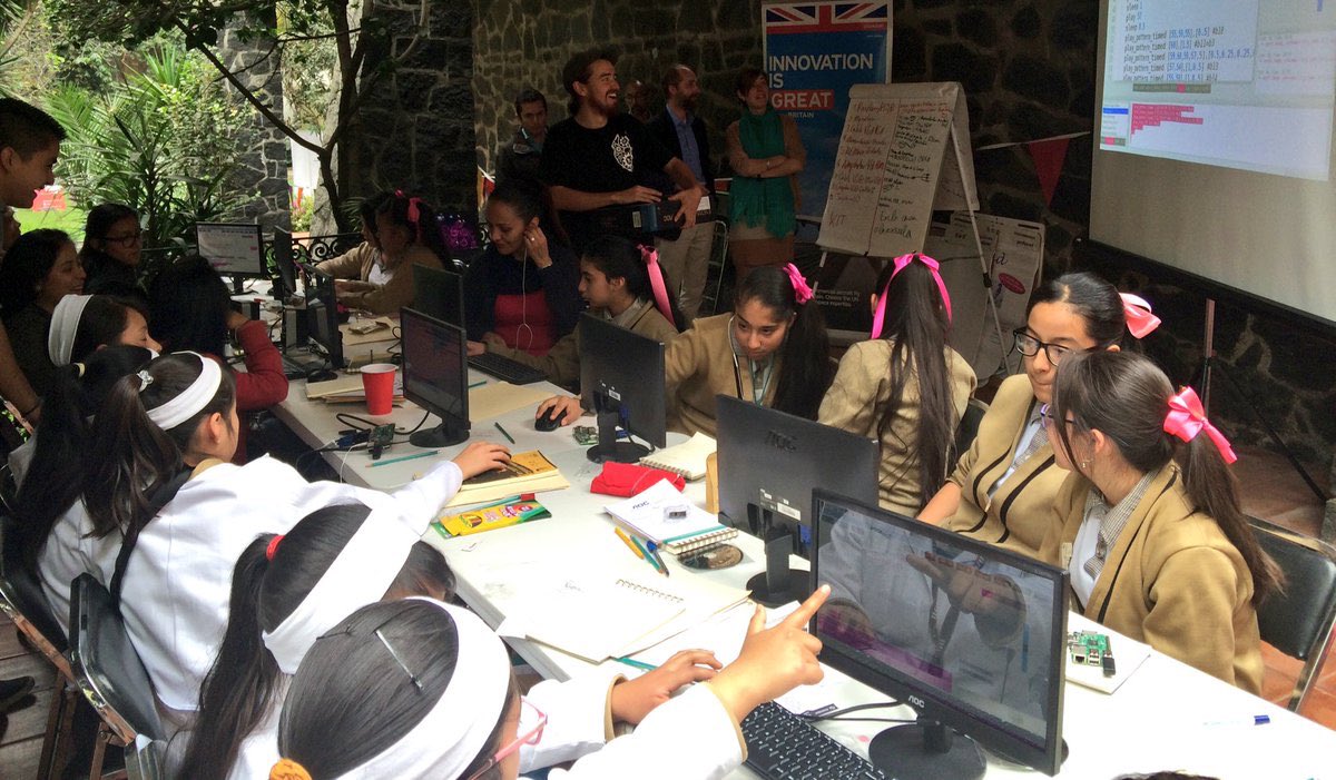 La educación es una prioridad. Por eso me ha dado mucho gusto en estos cinco años trabajar con organizaciones como <a href="/JacarandaEd/">Purple Flower</a> para impulsar el amor a la ciencia y tecnología en la juventud mexicana: una inversión en el futuro de un país amigo.
#FanDeMéxico #InnovationIsGREAT