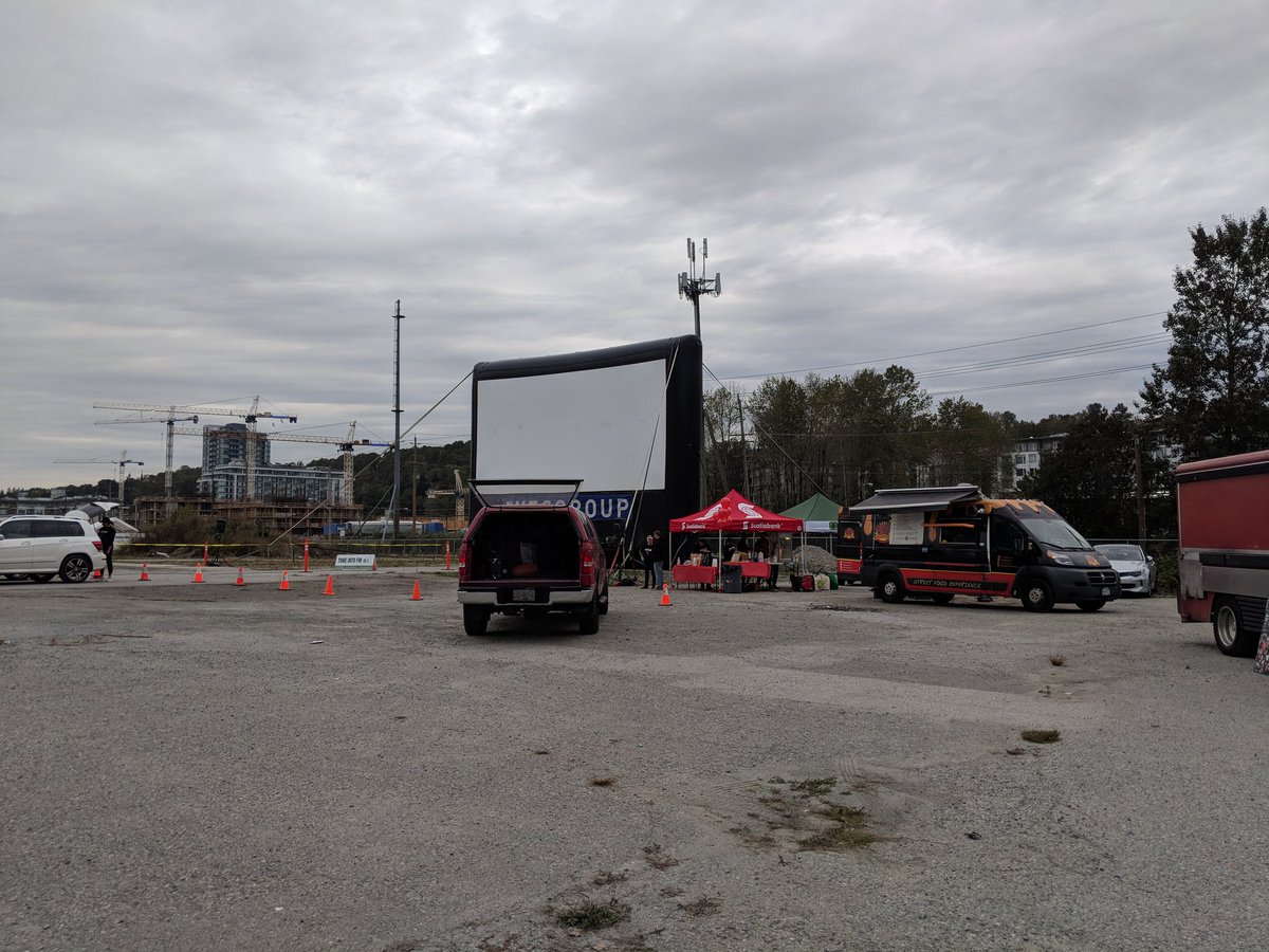_cheesescrust's tweet photo. Drive in movie night at the river district ! #Foodtruck #vancouverfood #vancouverfoodtruck #movie #grilledcheese https://t.co/2TmvwUGfYf