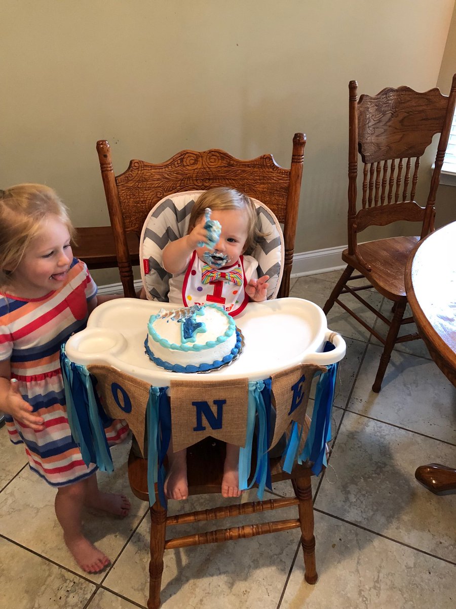 ryanswilling's tweet photo. 1st birthday cake demolition.....thumbs up! #carterryan https://t.co/woTCCbgdzy