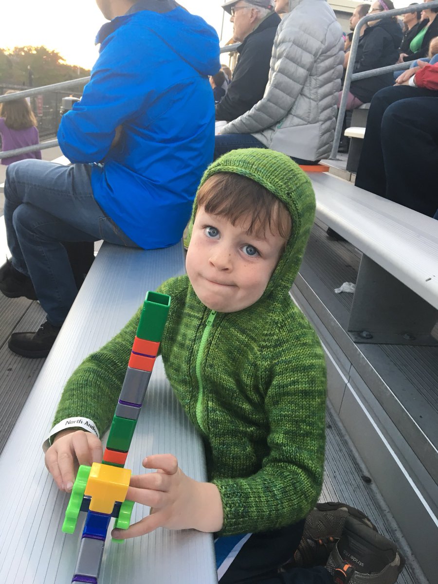 danielle_dugan's tweet image. Watching @NorthAndoverHS and @UMassLowell compete at #NESBA tonight!