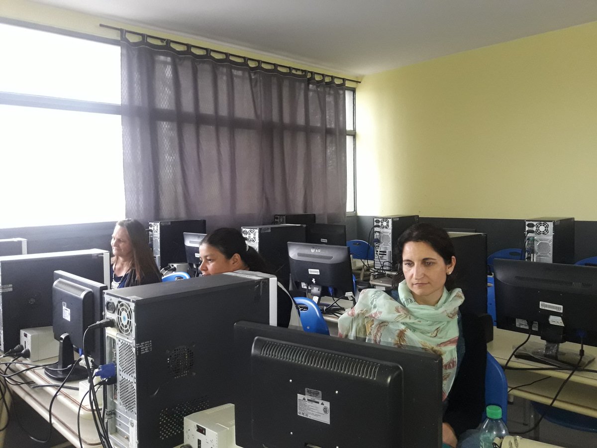 Sutamb1's tweet photo. Capacitación Software Aguapey. EEST N°1 PILAR. Primer encuentro. CENDIE. REGIÓN 11 @stellafornas @SergioS93432272 https://t.co/VhX1KXK1mj