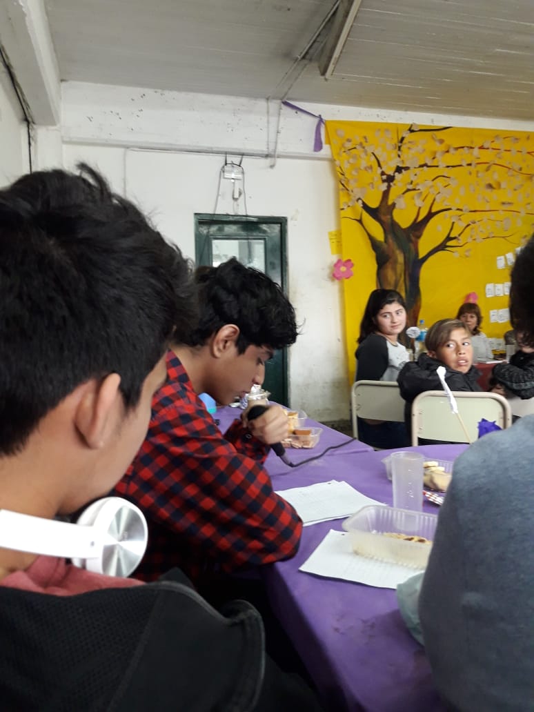 Sutamb1's tweet photo. Mateada literaria. Autores locales. EEST N° 8 PILAR. Gracias Biblios por acercar la obra de los escritores locales a las Escuelas   @stellafornas @Sutamb1 @SergioS93432272 https://t.co/28rWlWYVMk