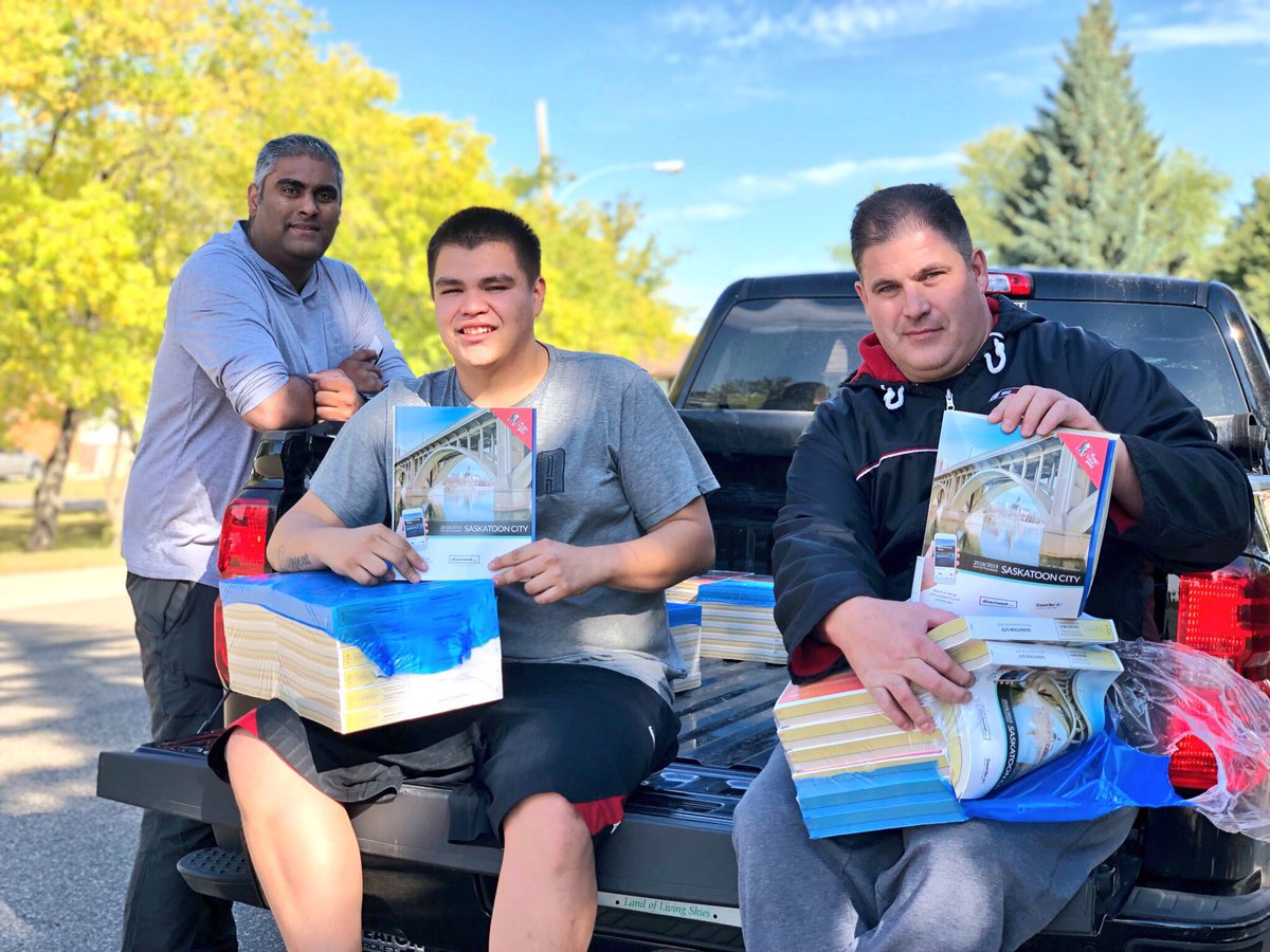 SkWanderer's tweet photo. Today I took part in the annual phone book distribution in partnership with @Directwest, where I met some of the faces and individuals involved! There’s more to the phone book story, where local clubs and groups help with the delivery! 📚#OfficialSearchPartner #ThinkLocal https://t.co/sNxhbmoiZA