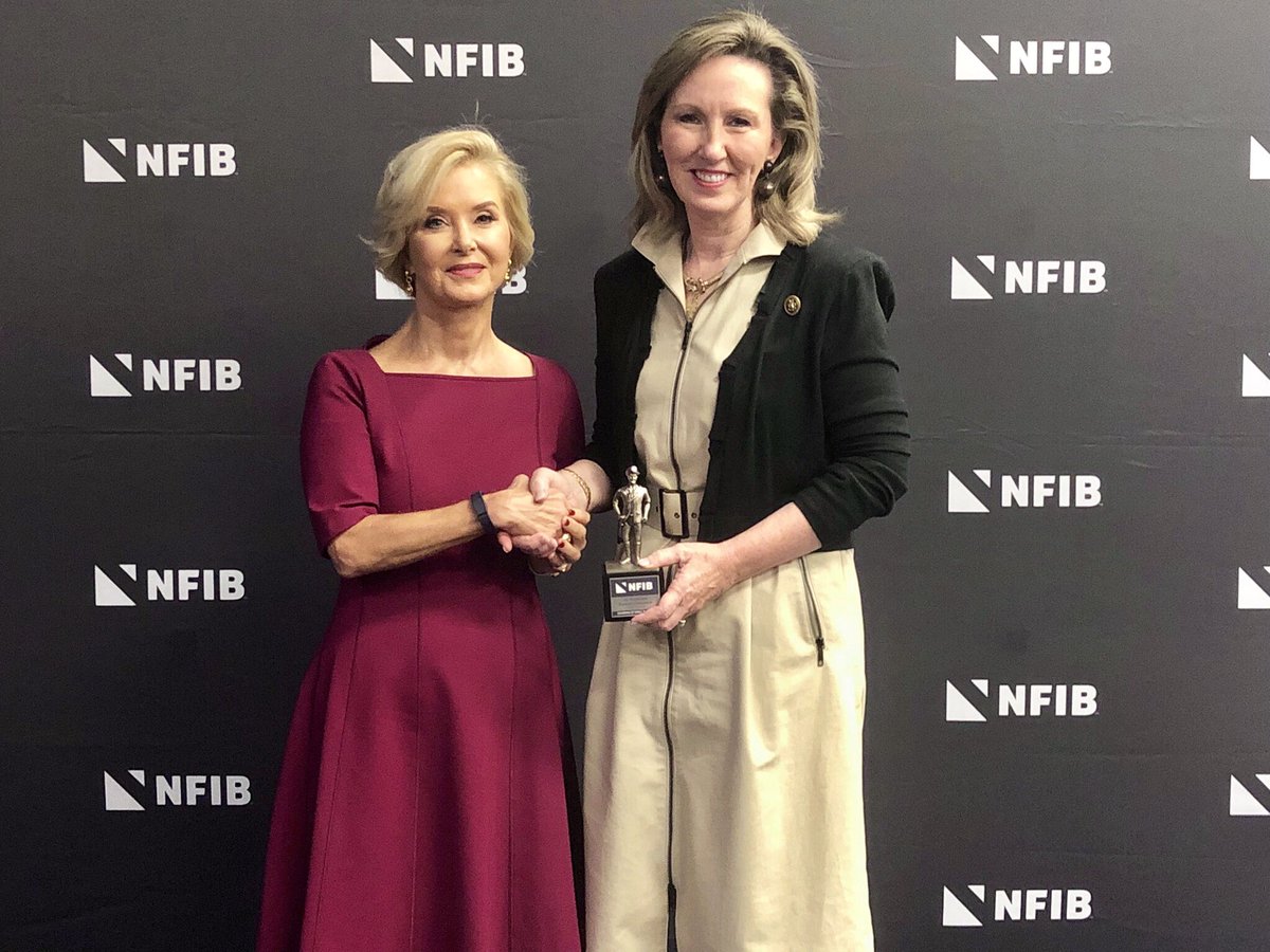 RepComstock's tweet photo. Honored to receive the @NFIB Guardian of Small Business Award again this year and to visit with President Juanita Duggan.  Small businesses have record levels of optimism now and I will continue to advocate for policies that help expand small business opportunities for all. #VA10 https://t.co/vFjXHslr1M
