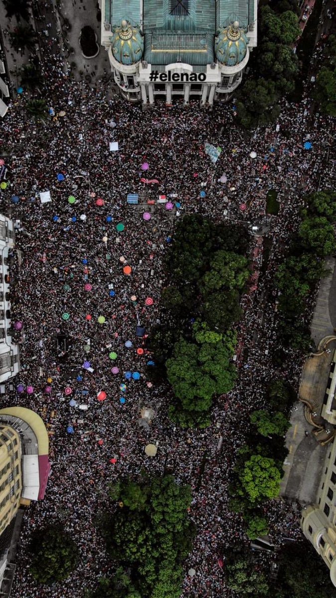 PiensaPrensa's tweet photo. BRASIL: Las mujeres contra Bolsonaro, el clamor de las mujeres contra el candidato ultra-derechista Jair Bolsonaro, tomó esta tarde las calles de Brasil. https://t.co/6LRPSnVtwY