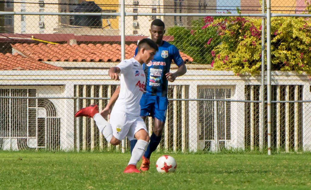 DvoTachira's tweet photo. #FilialDTFC | [GALERÍA 📷] | Zulia 6-0 @DvoTachira | ¡A levantarse y seguir trabajando Aurinegros! 🤝

#3raD #Clausura2018 #J9
📷 Cortesía Prensa Zulia https://t.co/lK0dlmt10o