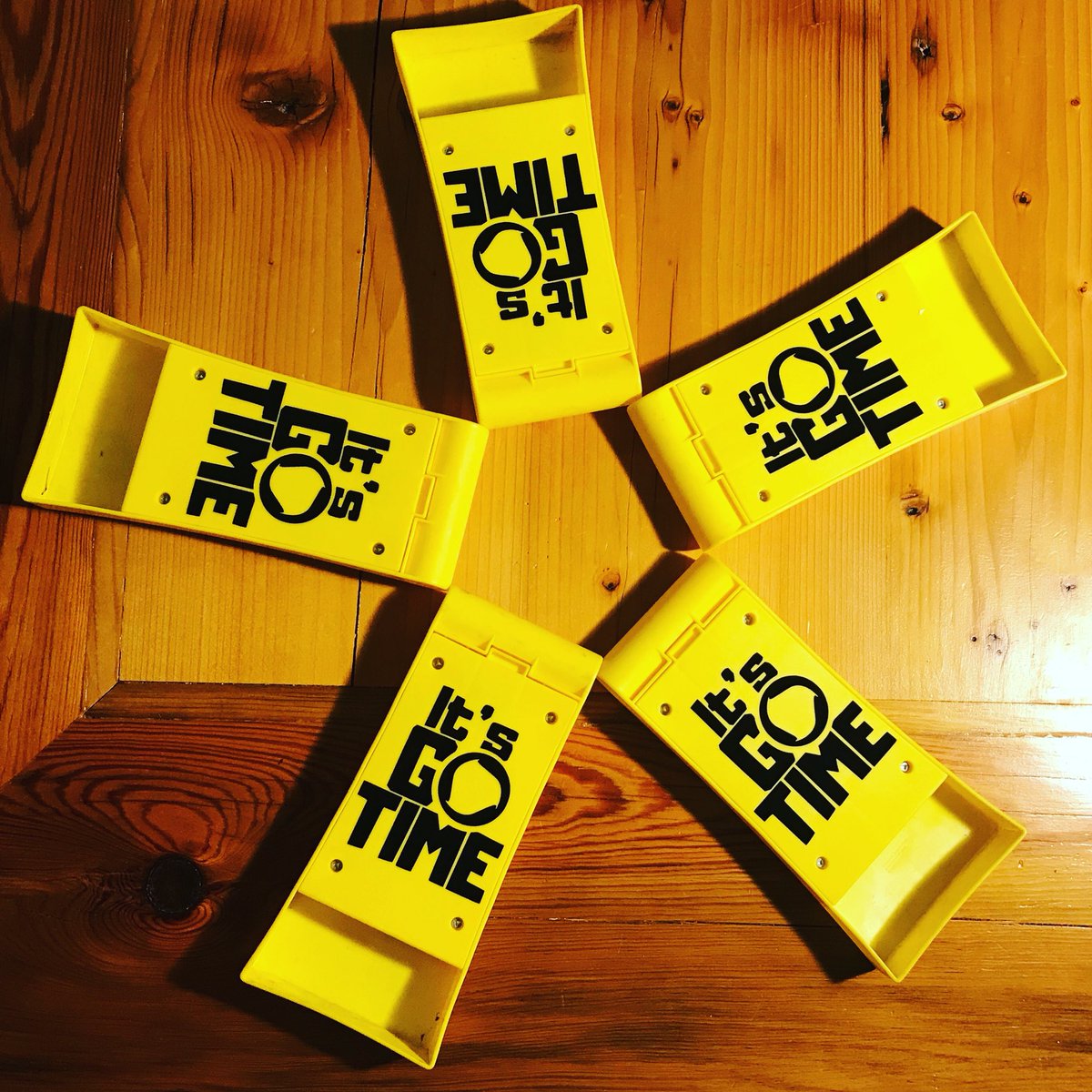 AuroraRoundnet's tweet photo. Still not too late to order some custom vinyl decals to support @lovejusticeintl Just send me a DM and I can mail you one (or more) we have White, Black, and Yellow #Spikeball #Roundnet #JointheMovement https://t.co/jfIoEKYjDy