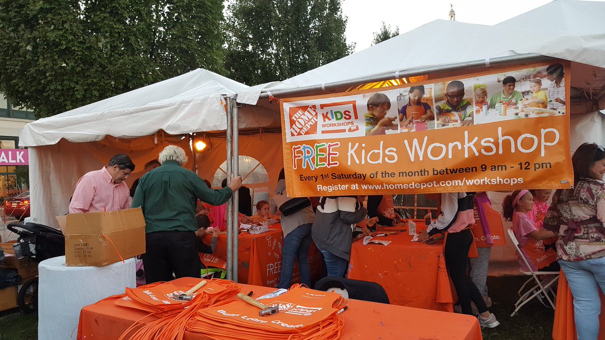 Full house..
@scarlett8724 <a href="/marantes1/">Marcelo Arantes</a> <a href="/KJChamberland/">Kevin Chamberland</a> <a href="/JasonArigoni/">Jason Arigoni</a> 
It was a pleasure!!