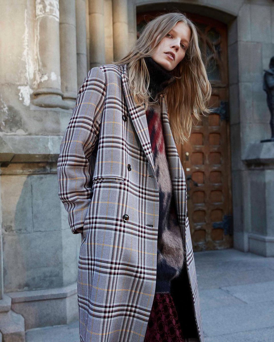 mformodelsblog's tweet photo. Saara Sihvonen (Finland's Next Top Model cycle 3) modeling in fashion editorial for October 2018 issue of Elle Finland! Photo by Jonas Lundqvist! #TOPMODELWORKS #FNTM #SaaraSihvonen #JonasLundqvist #FinlandsNextTopModel #Fashion #Editorial #fashionspread #elle #elleFinland https://t.co/W47c9H8TgT