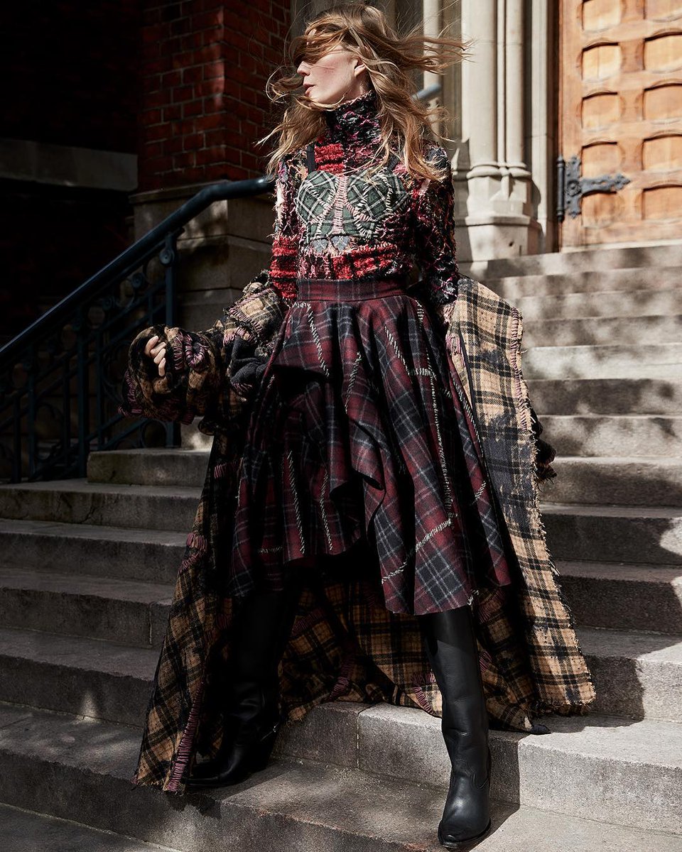 mformodelsblog's tweet photo. Saara Sihvonen (Finland's Next Top Model cycle 3) modeling in fashion editorial for October 2018 issue of Elle Finland! Photo by Jonas Lundqvist! #TOPMODELWORKS #FNTM #SaaraSihvonen #JonasLundqvist #FinlandsNextTopModel #Fashion #Editorial #fashionspread #elle #elleFinland https://t.co/W47c9H8TgT