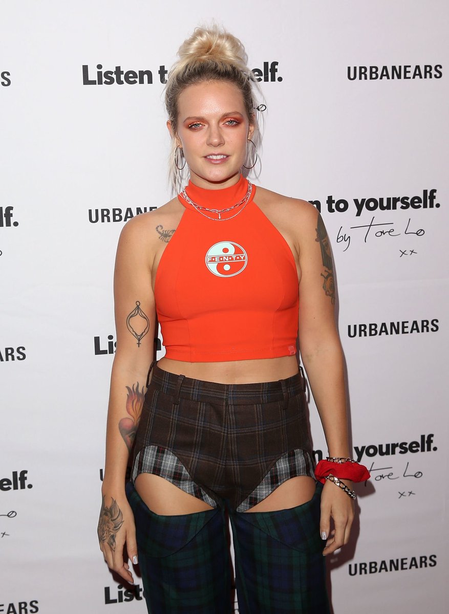 GALERIA: Tove Lo na festa de lançamento da campanha #ListenToYourself da Urbanears, em Nova Iorque (20/09) goo.gl/hu6ZXq