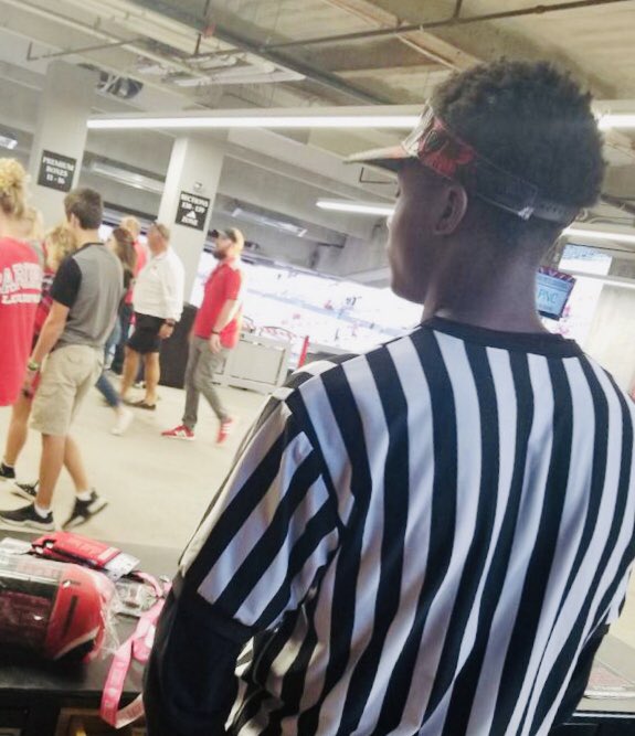 LMagic2023's tweet image. Some of our boys working hard today to help pay for their travel.  #buildingmorethanballers #makingmen