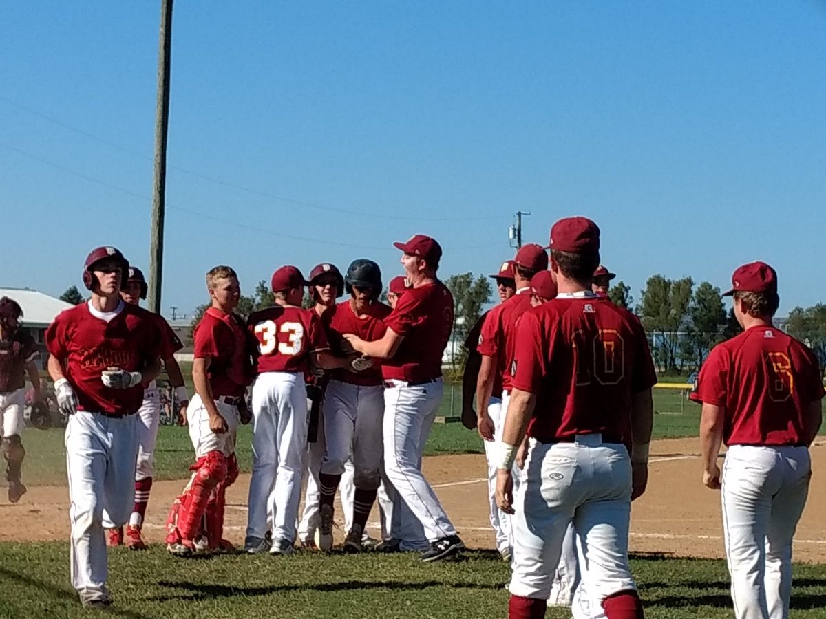 tiffanyrae_gray's tweet photo. The #MansfieldLions defeat the Seymour Tigers 4-2 for the championship of the Seymour Wood Bat Tourn. Hesston Gray had a 3-run homerun in the 4th.

Chase Wilson threw 4 2/3 innings for the win. Hunter Gray threw 1 1/3 and Hesston Gray came in with 2 on in the 7th for the save. https://t.co/yCRijafP9z