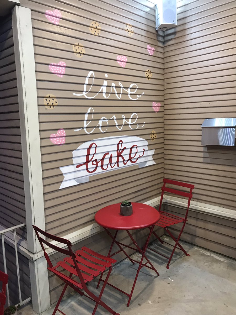JenniferMaya7's tweet photo. Just in time before they are out! #Cookie #SweetTooth #KesslerBakingStudio 🍪❤️🍪 https://t.co/gYO6hbaa9K