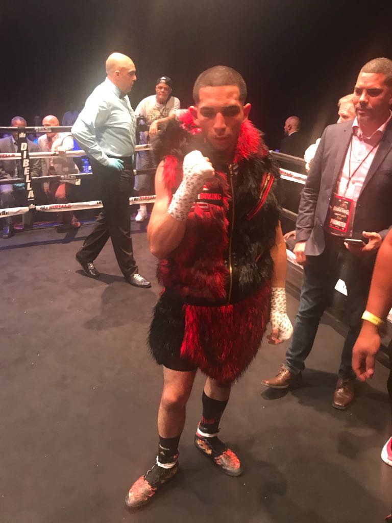 FistsOfLegends1's tweet photo. Mathew “Lefty Gunz” Gonzalez scores a unanimous decision victory to remain unbeaten!! #TeamLeftyGunz #boxing #boxeo #teamrealdeal https://t.co/M2HWUmh2wY