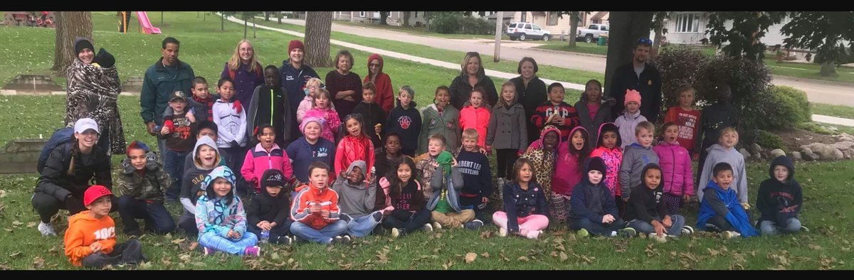 jlrassler's tweet photo. Had a FUN time on our CHILLY walk-a-thon on Friday!  Halverson 2nd Graders ROCK!! @AlbertLeaSchool @Halversontweets https://t.co/KIyy78pI9I