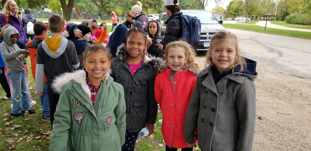 jlrassler's tweet photo. Had a FUN time on our CHILLY walk-a-thon on Friday!  Halverson 2nd Graders ROCK!! @AlbertLeaSchool @Halversontweets https://t.co/KIyy78pI9I
