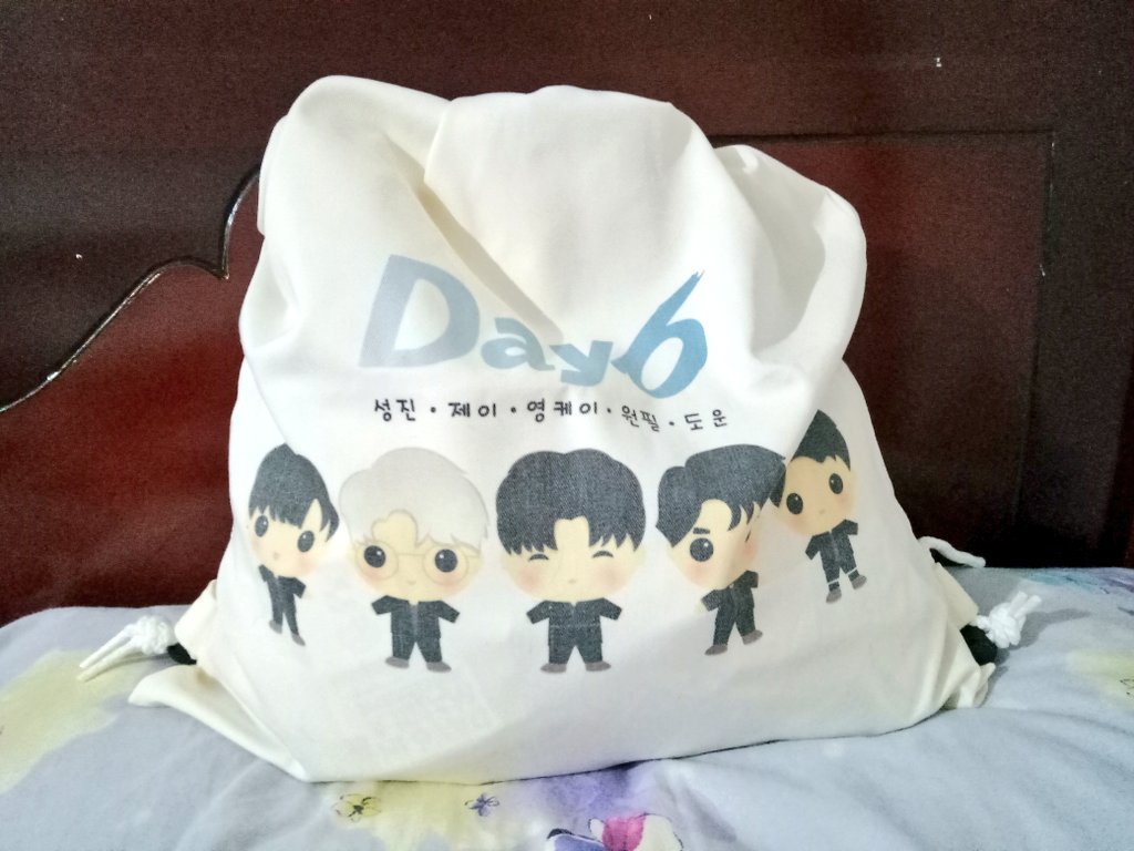 [D-6] All done packing! ☺ Managed to make 77 sets so come find me &amp; my day6 bag of goodies on 10/06. Time &amp; place tba.