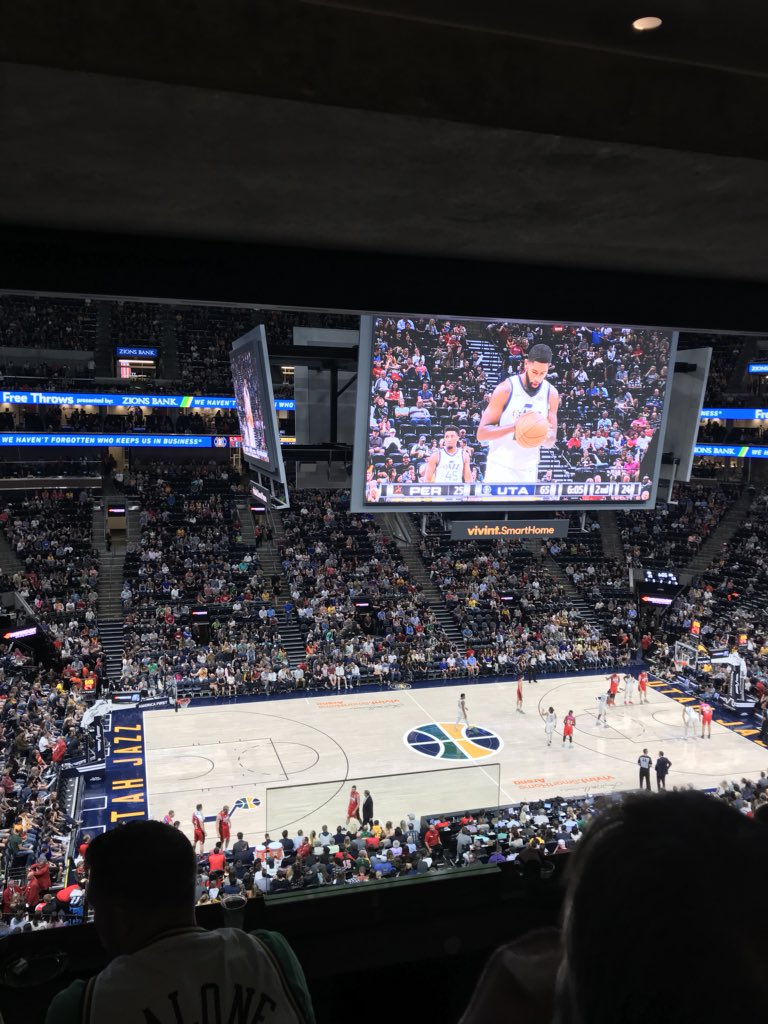 _GoodFella4U's tweet photo. We here at #Cintrax along with #ManhardIndustries love basketball! Find our suite at Vivint Smart Home Arena and allow us to work on future #UniversalSolutions for you! @MatthewP_Inc @ManhardRick @Manhard_Werner https://t.co/BttnU09AUZ