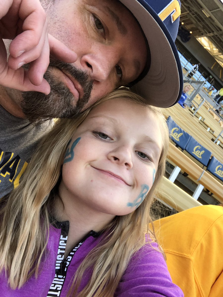 aaron_sessions's tweet photo. Berklee at a Berkley game! #GoBears https://t.co/GUg3LyhxjC
