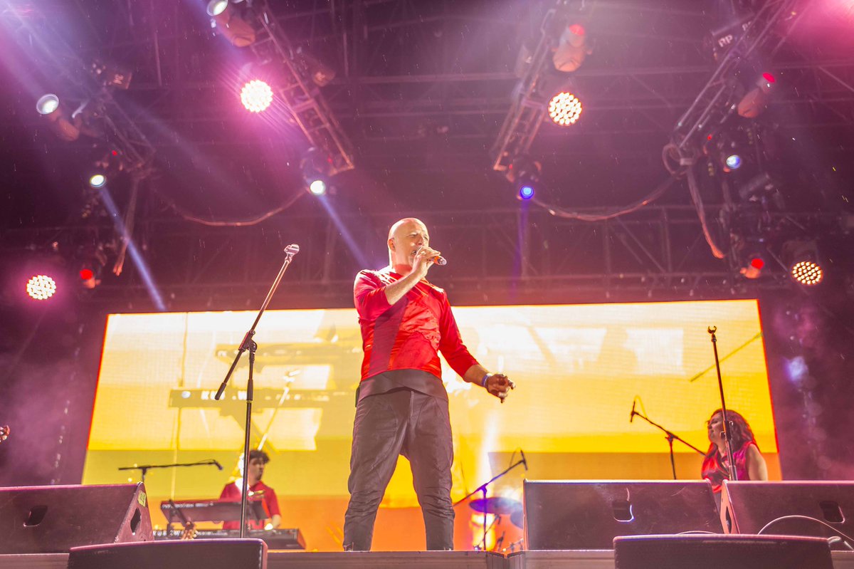 Universal 102.9 tweet media