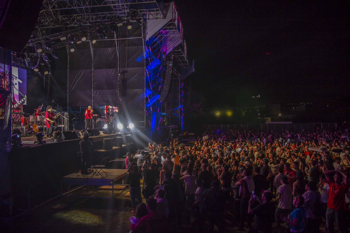 Universal 102.9 tweet media