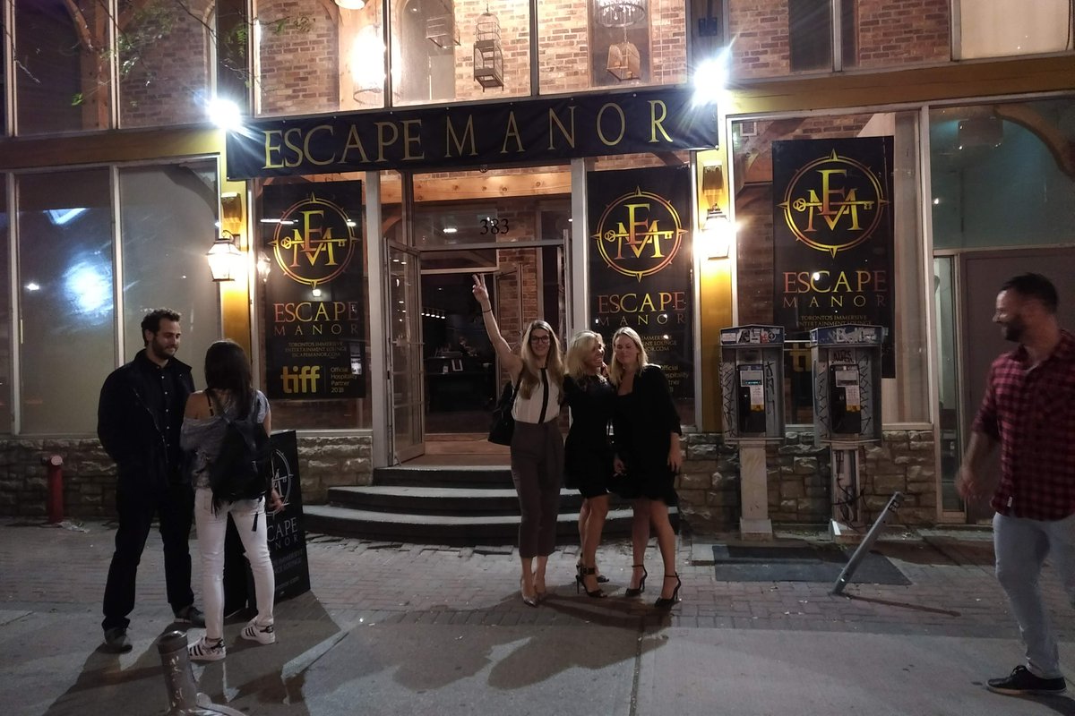 Girl's Night Out <a href="/EscapeManorTO/">Escape Manor Toronto</a>! Axes, Escapes, and Drinks... Oh My! 🎯🔐🍸🎉 #Toronto #Fun #AxThrowing #EscapeRooms #girlsNightOut