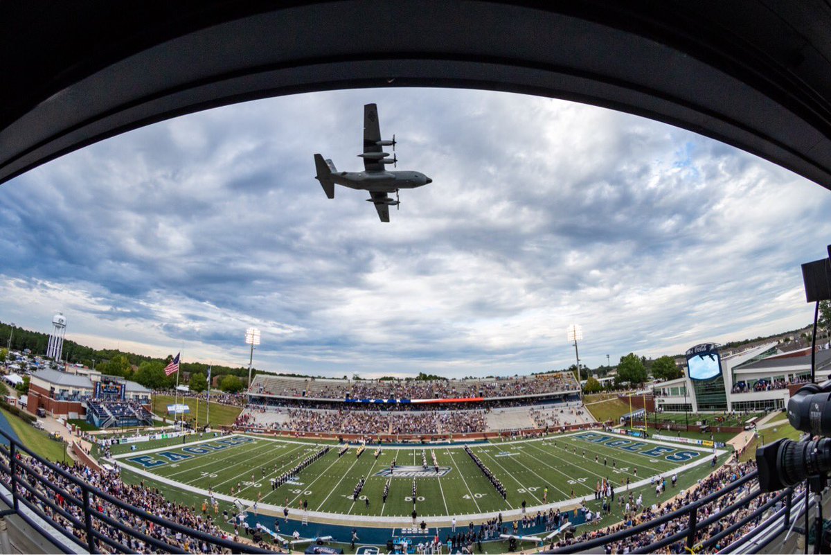 ToriThurston's tweet photo. .@aaronsocha16 is an amazing photographer and this flyover was AWESOME! Such a great game to be a part of! GS WINS!🏈✈️ #flylikeaneagle #PowerOfPaulson https://t.co/TyFalADT61