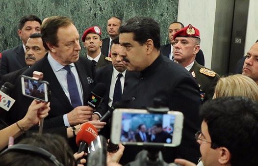 Antonio_TuyPSUV's tweet photo. @NicolasMaduro Le expreso a Michelle Bachelet, Alta Comisionada de los DDHH de la ONU, que las puertas de nuestra Patria están abiertas, es bienvenida cuando quiera visitarnos. La Cancillería de Vzla está a la orden para las coordinaciones pertinentes. #VenezuelaDiplomaciaDePaz https://t.co/Zl9COMhtIJ