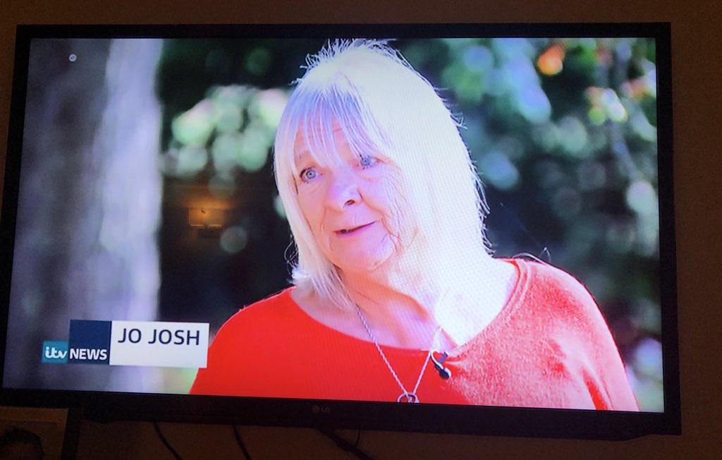 susancolehaley's tweet photo. Glorious @commsbizchat from @BritishHIVAssoc @SophiaForum eloquently highlights the impact of the devastating cuts to HIV and sexual health services on @itvnews. Thanks @BritishHIVAssoc & @BASHH_UK for your important survey https://t.co/NTC7DdDb76 https://t.co/mypCx0qkI2