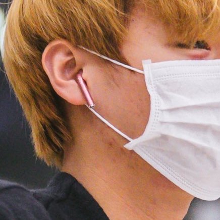 ketchupjh's tweet photo. อีกอย่างนอกจากตาบวมแดง ก็คือผิว ไม่รู้ว่าแพ้เครื่องสำอางค์หรือเป็นฮอร์โมนหรือพักผ่อนไม่พอ อยากให้ดูแลตัวเองแล้วก็ ถนอมศลปด้วยนะคะสวิง😭 https://t.co/91DlAQqhRP