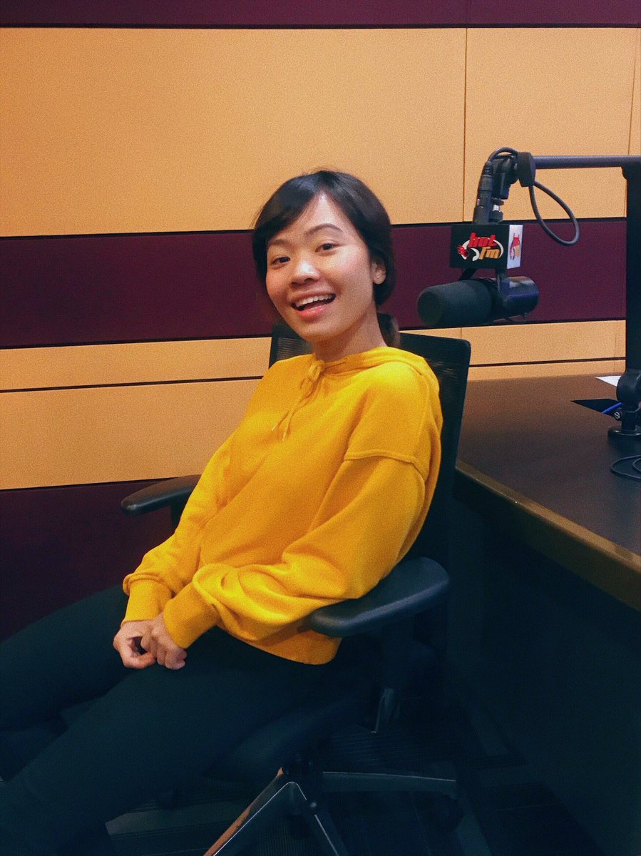 hotfm976's tweet photo. Wah harini @zetty_hotfm on air untuk #HelloHot lah! Ni lah peluang untuk korang sampaikan ucapan. Nanti Zetty bacakan tau. Boleh komen je ucapan kat bawah ni atau WhatsApp pun boleh +60173028822. Nak call pun boleh juga 03-77108822 ☺️ https://t.co/ZWPVL0a4OP