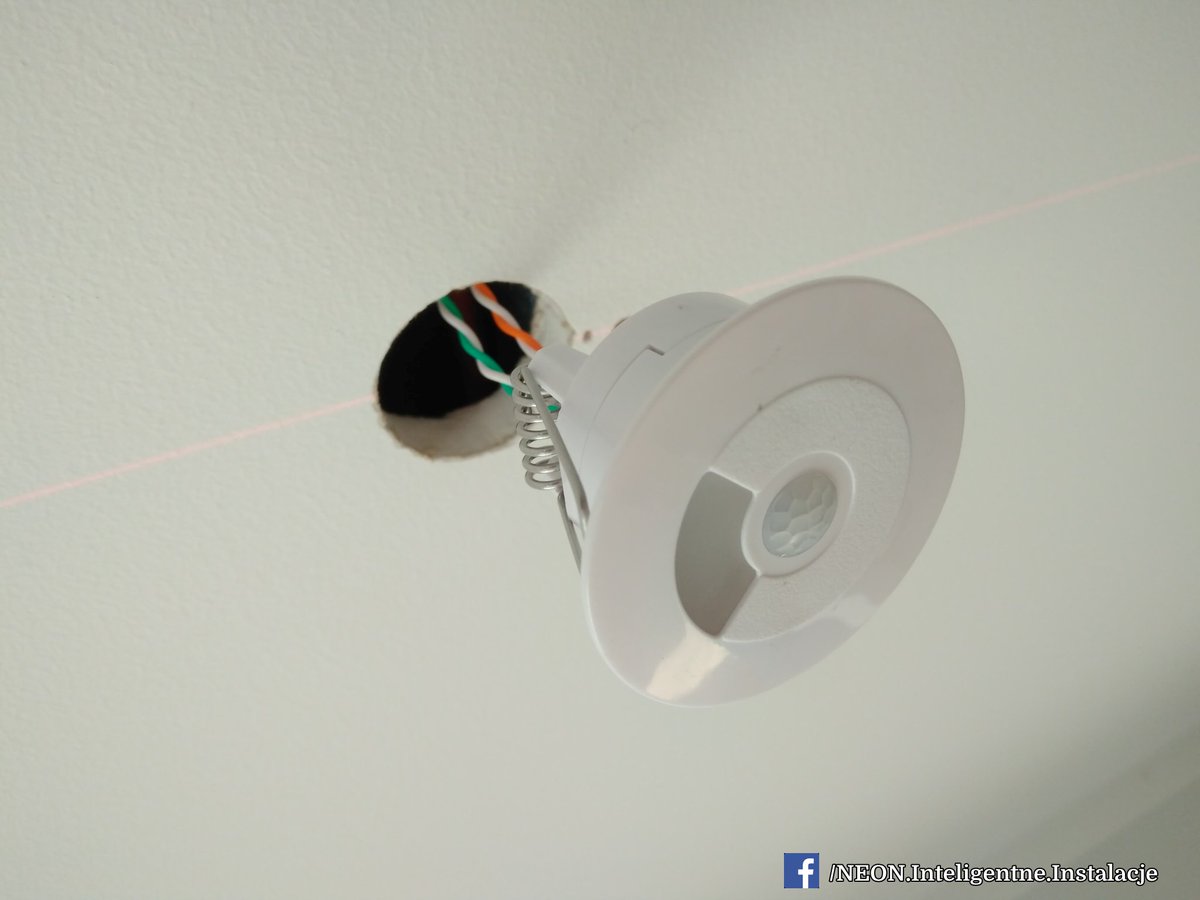 NEON_Rumia's tweet image. Another week on the construction site... 💪😀
#RealSmartHome by @Loxone 

#Loxone #SmartHome #Rumia #homeautomation #AutopilotLiving #AssistedLiving #smartheating #inteligentnydom #heating #lighting