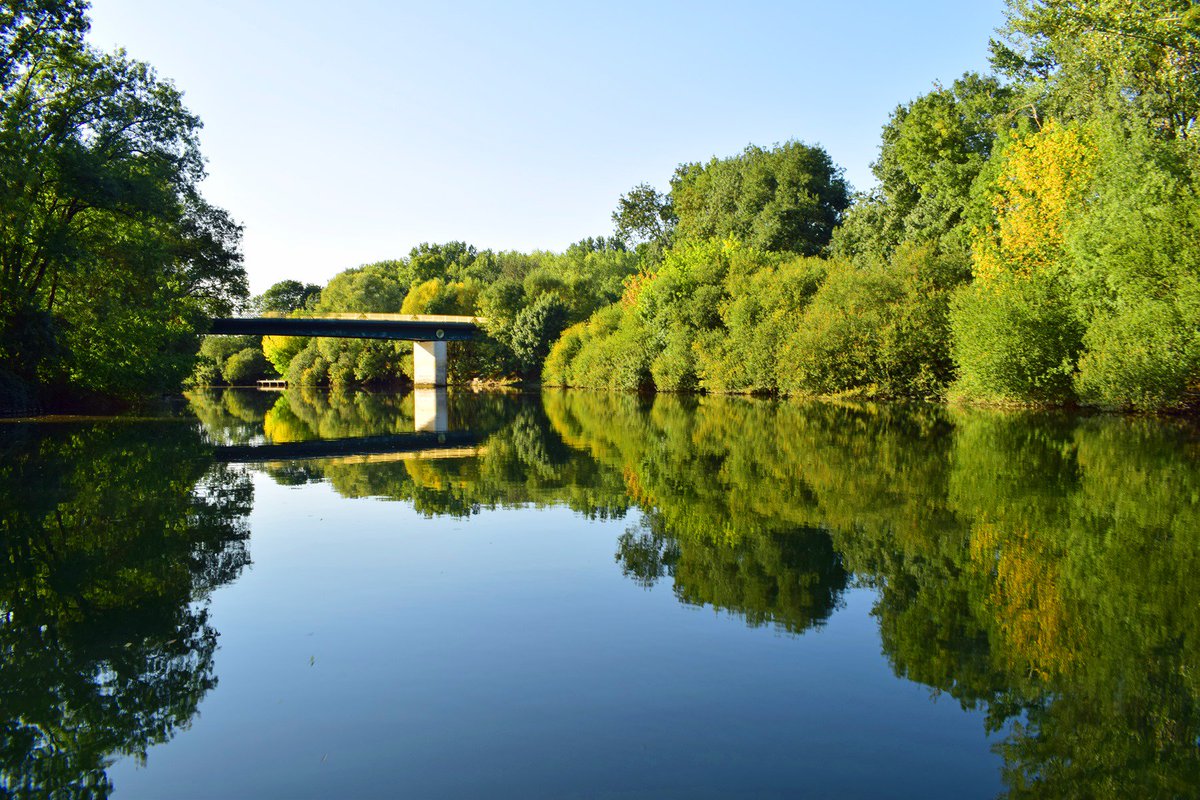 LeCourty's tweet photo. Beautiful river Charente...
#charente #rivercharente #reflections #reflection #holidayvillawithpool #sawdaystravel #sawdaysspecialplaces #romanticgetaway #balade_sympa #france #MagnifiqueFrance #beautifulfrance #nouvelleaquitaine https://t.co/dtp10FNGaG