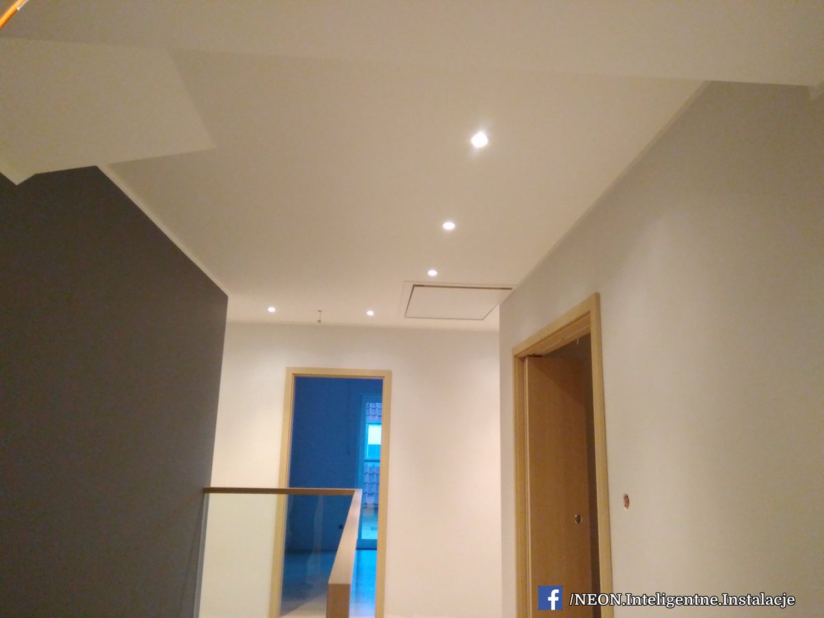NEON_Rumia's tweet image. Another week on the construction site... 💪😀
#RealSmartHome by @Loxone 

#Loxone #SmartHome #Rumia #homeautomation #AutopilotLiving #AssistedLiving #smartheating #inteligentnydom #heating #lighting