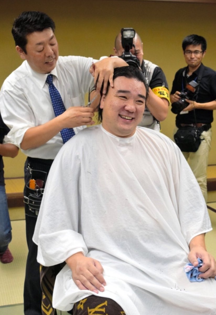 日馬富士の断髪式が台風の日に両国国技館で行なわれた 7ページ目 Togetter 日馬富士の断髪式が台風の日に両国国技館で行なわれた 7ページ目 Togetter