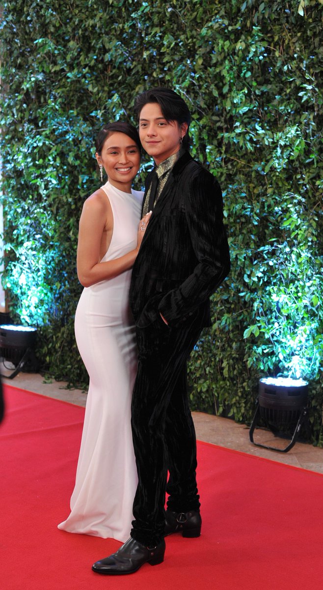 MSLifeAndShow's tweet photo. Fans turned to Twitter to share the kilig they felt when they saw their favorite love teams enjoying the night with #DonKiss, #MayWard, #KathNiel, #JaDine and #LizQuen (in that exact order) leading the number of tweets posted on the micro-blogging site. https://t.co/mK8SVMqlt5