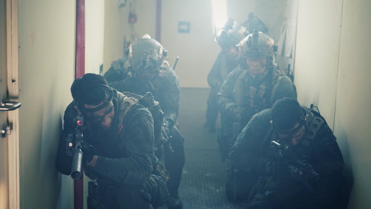 latestmoviepadu's tweet photo. Filem special force inspirasi dari kisah benar terbaik yg pernah dihasilkan di Malaysia.Action,cinematography yg mantap dan jalan cerita yg simple tapi memuaskan.Baru korang tahu Malaysia ni byk super hero sebenarnya cuma dirahsiakan identiti atas sebab2 tertentu.
#RekomenFilem https://t.co/PnfQPXoOV3