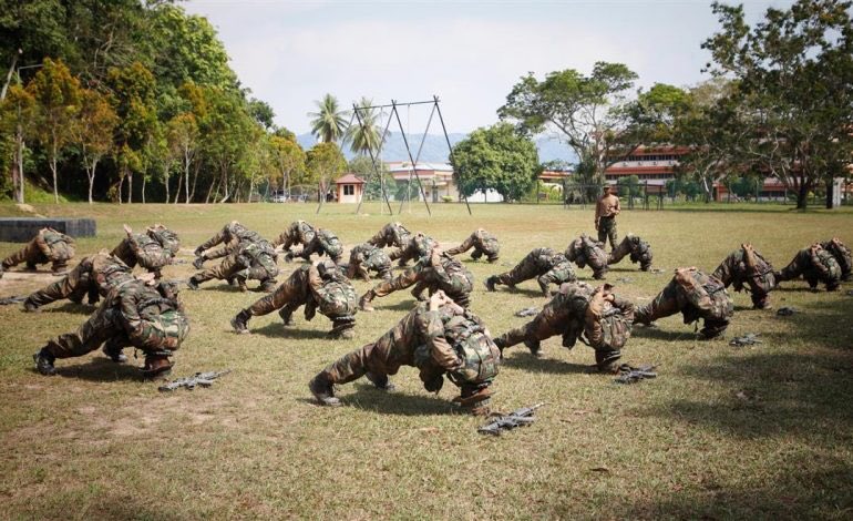 latestmoviepadu's tweet photo. Filem special force inspirasi dari kisah benar terbaik yg pernah dihasilkan di Malaysia.Action,cinematography yg mantap dan jalan cerita yg simple tapi memuaskan.Baru korang tahu Malaysia ni byk super hero sebenarnya cuma dirahsiakan identiti atas sebab2 tertentu.
#RekomenFilem https://t.co/PnfQPXoOV3