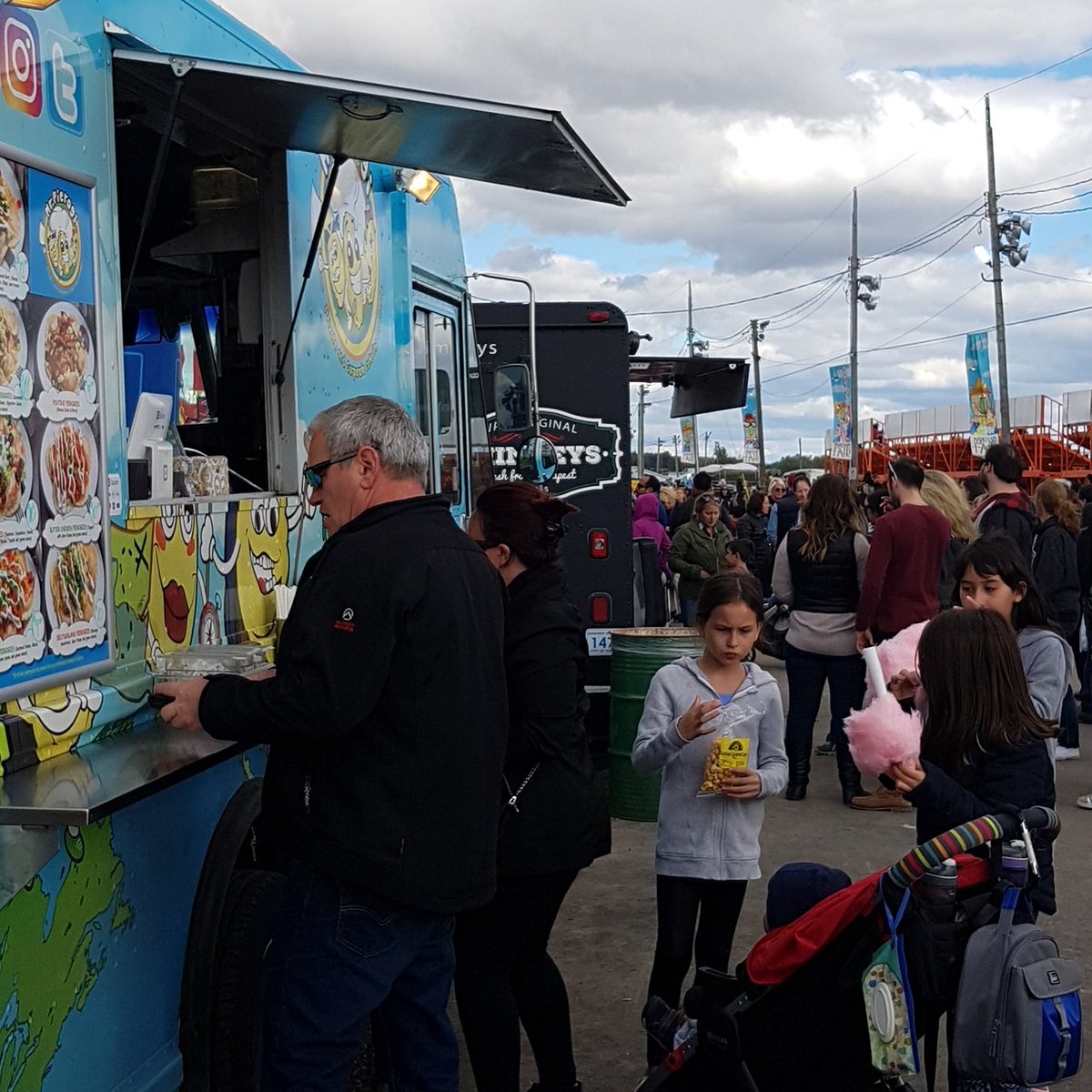 Having fun at <a href="/markhamfair/">Markham Fair</a>  so many activities to do and entertainment things to see! But most importantly AMAZING FOOD!! #pierogies !!! 🥟

#mrpierogi #torontofoodtruck #Foodie #markhamfair #yummy #fun #pierogi