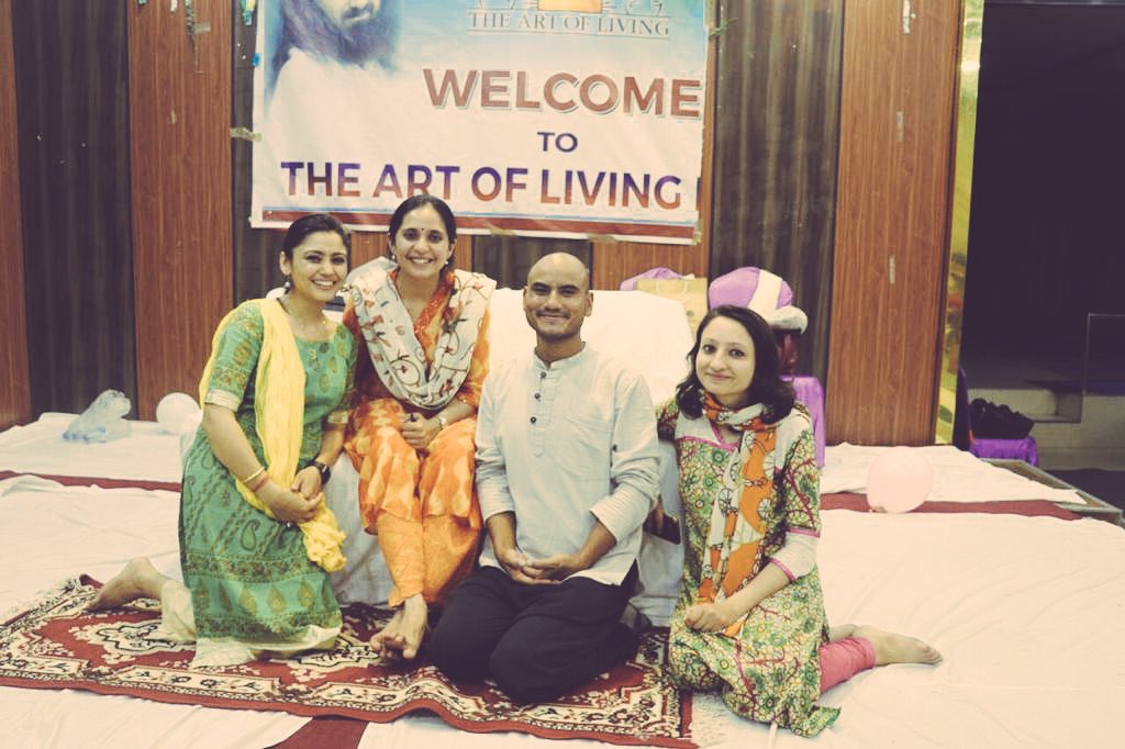 srivinow's tweet photo. Deputy Prime Minister of Nepal, Shri Upendra Yadav ji joined in the celebrations as we concluded the Mega #HappinessProgram in #Kathmandu.
Over 500 Himalayan yogis sang and danced in joy!
#ArtOfLiving #SudarshanKriya #Nepal https://t.co/XcqF9tFx4r