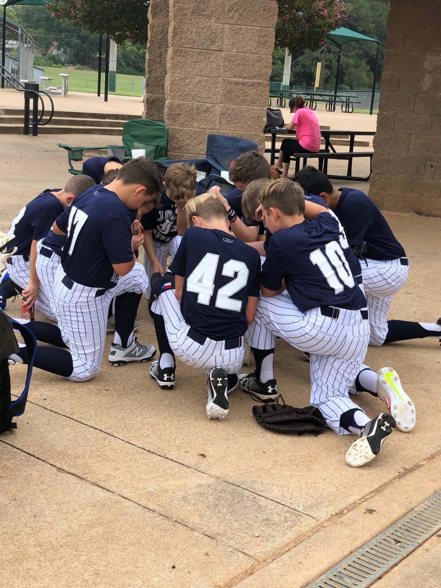JoCo_Baseball's tweet photo. Proud of the way these dudes compete. Very selfless bunch of guys. Let’s go get it tomorrow! #JCBaseball #JoCoBaseball https://t.co/IbtvJ2u8ct