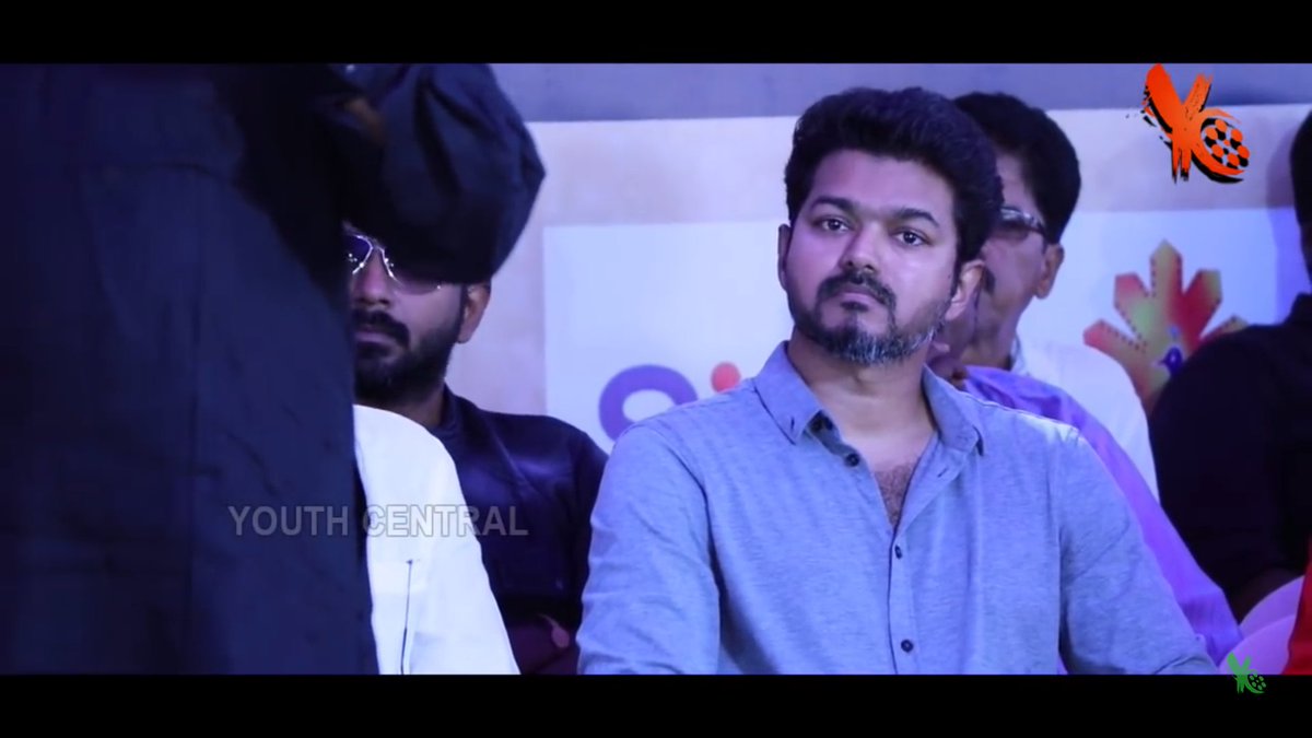 Vijay_baby_luvr's tweet photo. 🌸💐💐💐🌸🌸🔥🌹🌹❤❤🌺🌺🌷🌷🌷💙💙🌺🌷🌷🌷My Capture of Vijay baby n edit #Vijay #Thalapathy #ThalapathyVIJAY #SarkarLook 💙💙💙💙💙🔥🔥🔥🌹❤❤❤🌸💐💐🌸🌻🌻 https://t.co/fB7OhyNsnj
