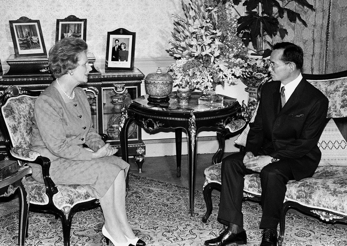 RetroSiam's tweet photo. King Bhumibol Adulyadej and Britain's Prime Minister Margaret Thatcher 1988 #Bangkok #Thailand #RetroSiam https://t.co/OKUKmcFyHF