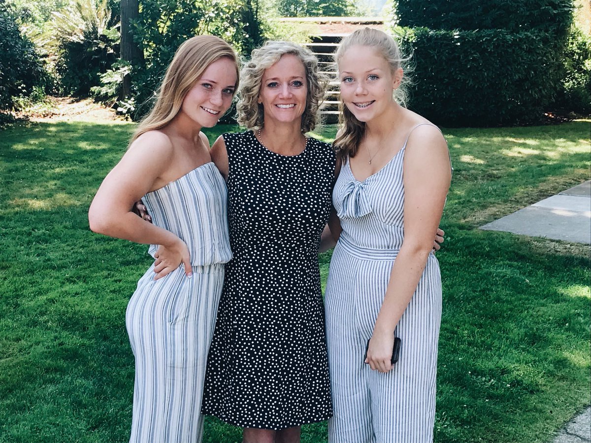 mikaelidecker's tweet photo. For everyone reaching out to me asking about my mom, sorry I haven’t gotten back to you yet. Luckily we got medical attention in time so she is alive and stable, but will be in the ICU for a while. Thank you for praying for my beautiful momma💗 https://t.co/ZdVzYXlTu2