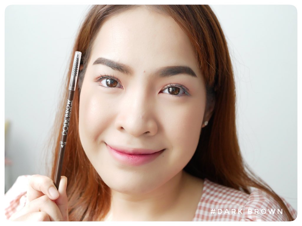 porropz_blog's tweet photo. Code Brow Super Slim Pencil ดินสอเขียนคิ้วหัวเล็ก 1มม. หัวไม่แข็ง ไม่นิ่มเกินไป คือกำลังดีเลย มีให้เลือก 3สี ส่วนตัวชอบสี Dark Brown เพราะเวลาเขียนได้สีชัดเจนดีงามสุด ราคาเบาๆ139บาทเท่านั้น #howtoperfect #ไว้รีวิวห้ามขายของโว้ย #ถูกเเละดี #ถูกและดีบอกต่อ #codecosmetics https://t.co/DM1jl8fGw4