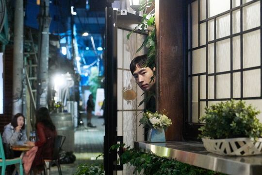 ‘여우각시별’ “이 남자, 수상하다” 이제훈, 퇴근 후 식당 비밀 잠입 현장 포착 (출처 : MBC연예 | 네이버 TV연예) http://naver.me/FRVrhekJ #여우각시별...