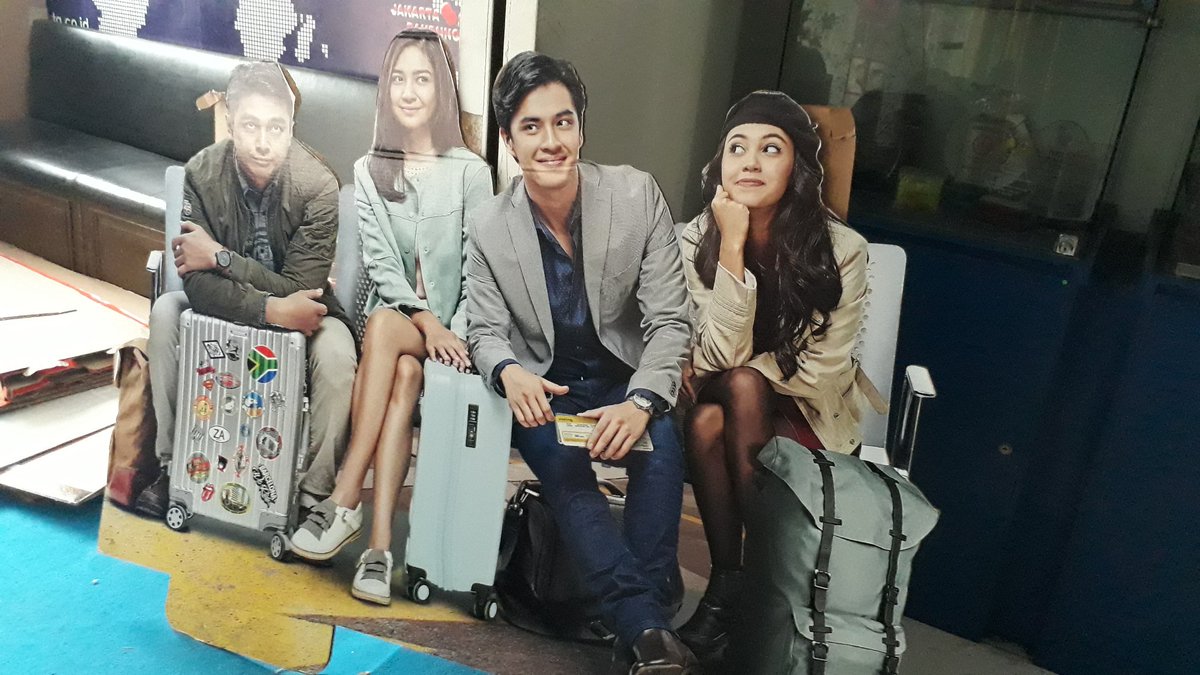 danieldokter's tweet photo. Ada tamu di BatCave nih pagi-pagi... @morganoey @sastragozali @DevaMahenra 🤣🤣🤣 https://t.co/YUGd0q0iks
